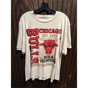 Chicago Bulls NBA Champions Eastern Conference Graphic T-Shirt‎ Cream Mens XL
